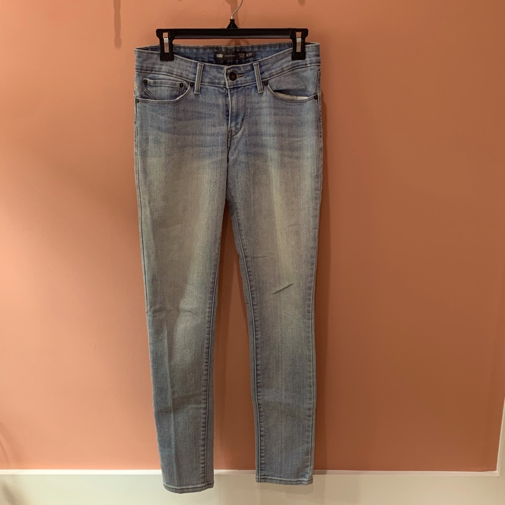 Levi’s Demi Curve Mid Rise Skinny. Size 4/27
